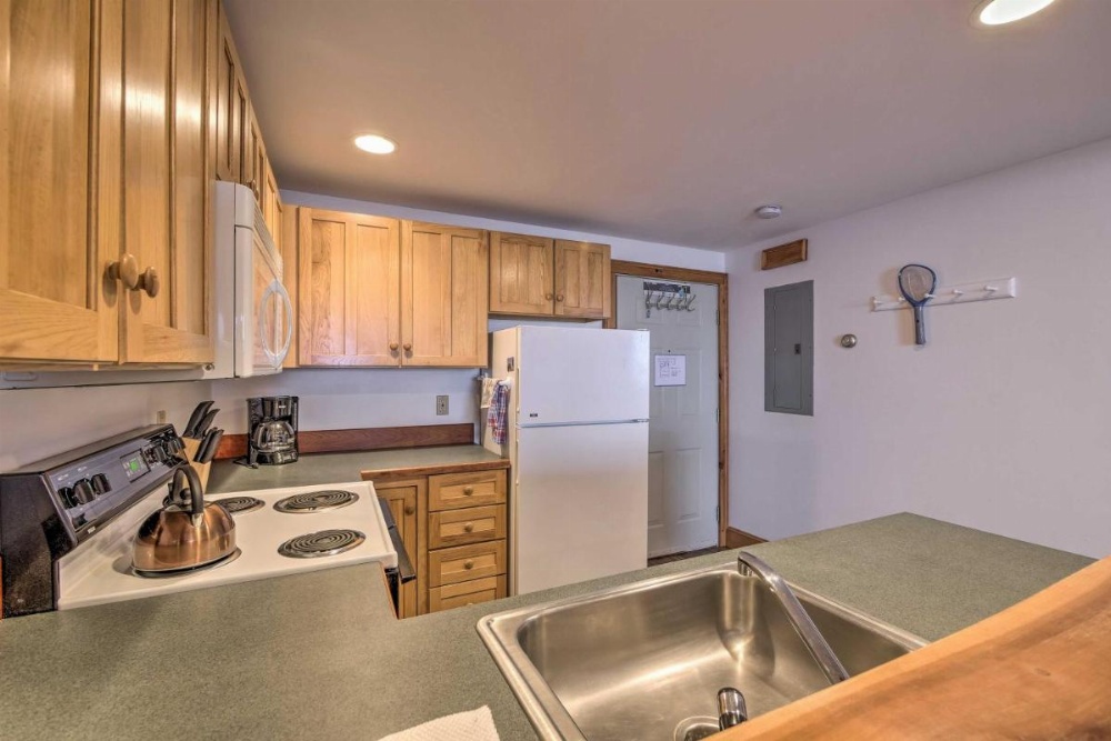 Lincolnville Studio with Ocean-view Balcony! Image 16
