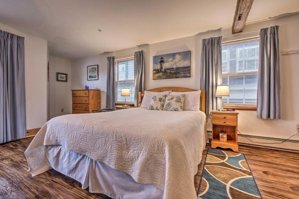 Lincolnville Studio with Ocean-view Balcony! Image 18