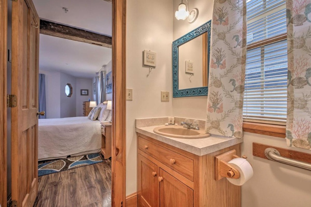 Lincolnville Studio with Ocean-view Balcony! Image 20