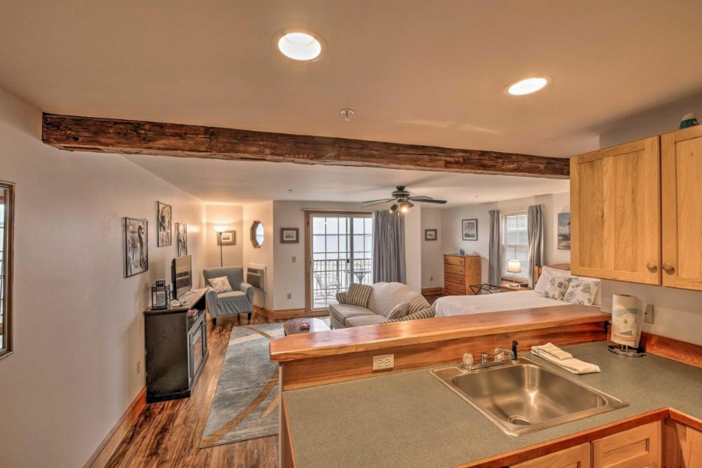 Lincolnville Studio with Ocean-view Balcony! Image 24
